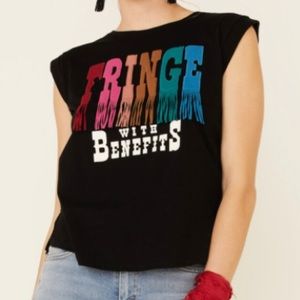 SHYANNE WOMEN'S FRINGE WITH BENEFITS GRAPHIC MUSCLE TEE